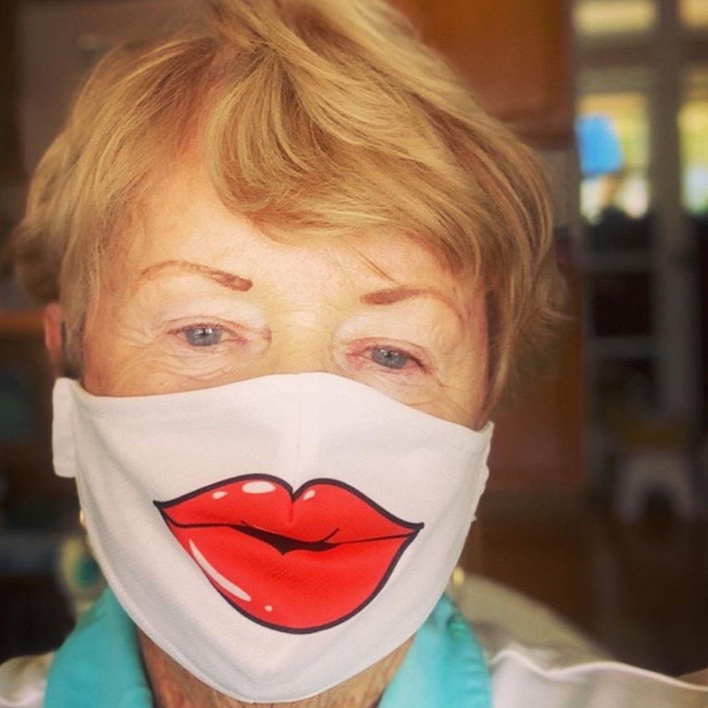 NEW No Lipstick, No Problem Fashion Lip Face Mask - Picture 5 of 8